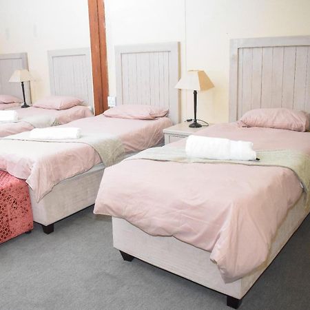 Sibahlenomhlambi Guesthouse Springs  Kültér fotó